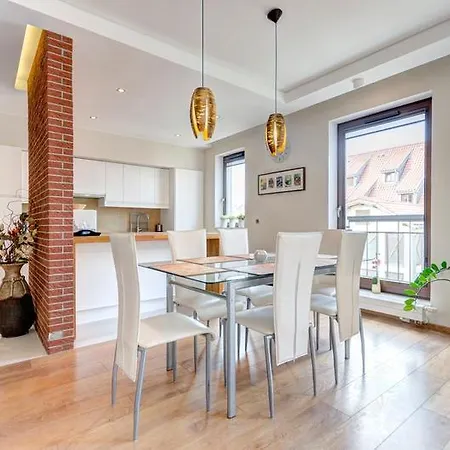 Apartment Dom & House - Old Town Szafarnia *